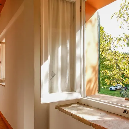 Lovely In Di Pesaro Ferienhaus Trebbiantico