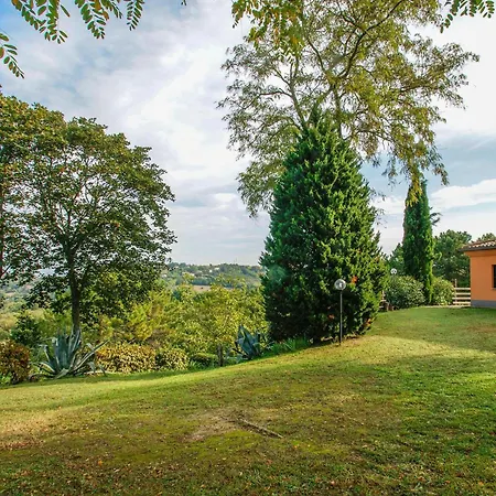 2 Bedroom In Di Pesaro * Trebbiantico